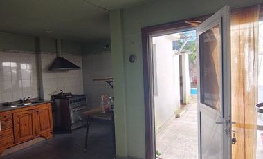 VENTA CASA 3 AMBIENTES TAPIALES PILETA LOCAL