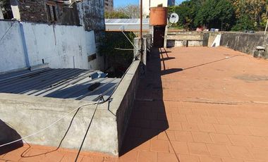 VENTA CASA 3 AMBIENTES TAPIALES PILETA LOCAL