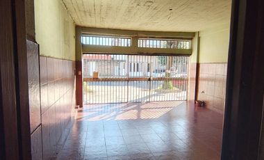 VENTA CASA 3 AMBIENTES TAPIALES PILETA LOCAL