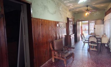 VENTA CASA 3 AMBIENTES TAPIALES PILETA LOCAL