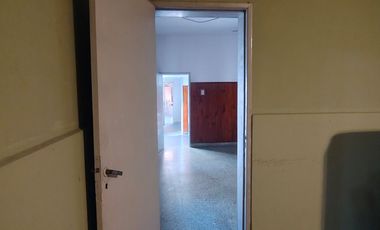 VENTA CASA 3 AMBIENTES TAPIALES PILETA LOCAL