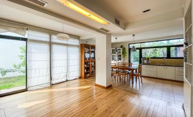 Casa en Venta en City Bell – Parque y Pileta