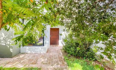 Casa en Venta en City Bell – Parque y Pileta