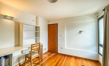 Casa en Venta en City Bell – Parque y Pileta