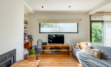 Casa en Venta en City Bell – Parque y Pileta