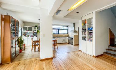 Casa en Venta en City Bell – Parque y Pileta