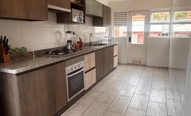 ACOGEDORA CASA EN CONDOMINIO SERENA ORIENTE,