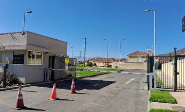 ACOGEDORA CASA EN CONDOMINIO SERENA ORIENTE,