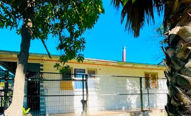 Casa en venta c/ estacionamiento en Peralillo