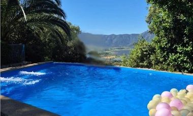 Casa en venta c/ estacionamiento en Laguna de Aculeo