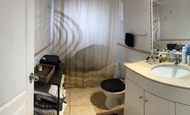 Casa en venta c/ estacionamiento en Laguna de Aculeo