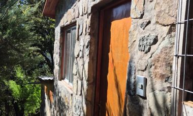 Casa en venta c/ estacionamiento en Laguna de Aculeo