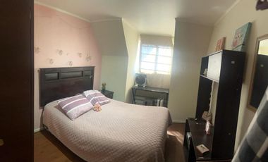 Casa en venta c/ estacionamiento en Laguna de Aculeo