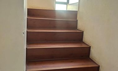 Casa en venta c/ estacionamiento en Laguna de Aculeo