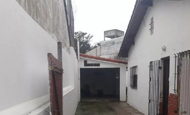 Casa en venta - 3 Dormitorios 2 Baños - Cochera - 200Mts2 - Mar de Ajó