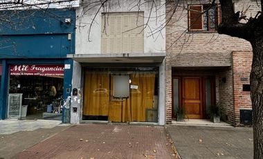 Casa en venta - 3 Dormitorios 2 Baños - Local - 446Mts2 - Saladillo