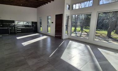 Casa en venta - 2 Dormitorios 2 Baños - Costa del Este