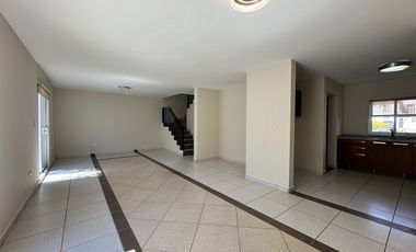 Juriquilla Santa Fe | Frente a Área Verde | Amplia Terraza | 3 Rec | Sala de TV