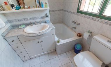 Casa en  venta de 5 Ambientes en Villa Adelina