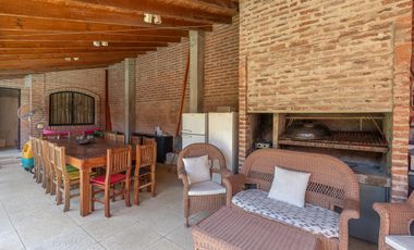 Casa en  venta de 5 Ambientes en Villa Adelina