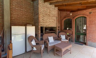 Casa en  venta de 5 Ambientes en Villa Adelina