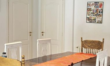 Excelente casa con un estilo encantador, desarrollada en lote de 833 m2, en el Barrio St. Thomas Sur