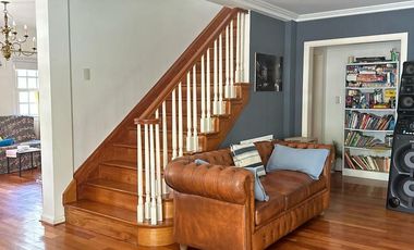 Excelente casa con un estilo encantador, desarrollada en lote de 833 m2, en el Barrio St. Thomas Sur