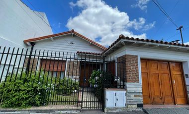 PH venta al frente con entrada independiente de 3 ambiente con cochera y patio  - Wilde