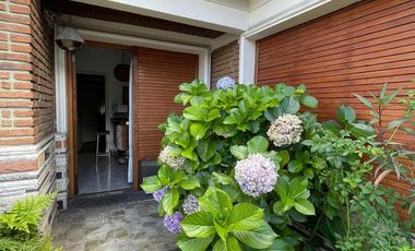 PH venta al frente con entrada independiente de 3 ambiente con cochera y patio  - Wilde