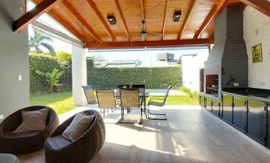 Casa 4D en venta en Barrio Las Marias, Av Fanzolato al 100, Yerba Buena