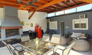 Casa 4D en venta en Barrio Las Marias, Av Fanzolato al 100, Yerba Buena