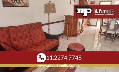 Encantador PH 3 amb. al frente con patio y cochera, listo para mudarse- En Venta