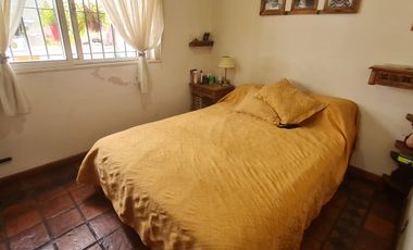 Encantador PH 3 amb. al frente con patio y cochera, listo para mudarse- En Venta