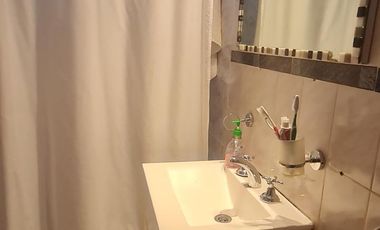 Encantador PH 3 amb. al frente con patio y cochera, listo para mudarse- En Venta