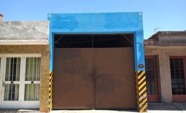 Casa en venta - 2 Dormitorios 1 Baño - Cochera - 528Mts2 - Chivilcoy