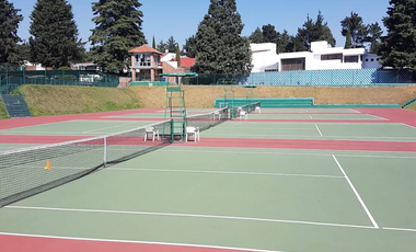 Venta de Casa en el Club de Golf San Carlos, Edo. de México.