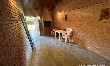 Casa en venta - 3 Dormitorios 2 Baños - Cochera - 300Mts2 - Santa Clara del Mar