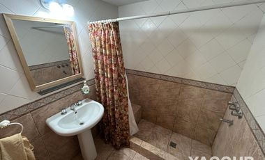 Casa en venta - 3 Dormitorios 2 Baños - Cochera - 300Mts2 - Santa Clara del Mar