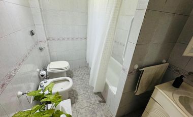 Casa en venta - 3 Dormitorios 2 Baños - 180mts2 - Piñeyro