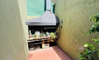 Casa en venta - 3 Dormitorios 2 Baños - 180mts2 - Piñeyro