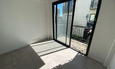 Departamento en Quilmes dos ambientes en venta con cochera