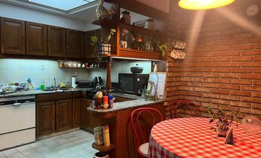 Casa en venta - 6 Dormitorios 6 Baños - Barracas