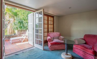 VENTA CASA 9 AMBIENTES - PILETA - LOTE PROPIO - BANFIELD