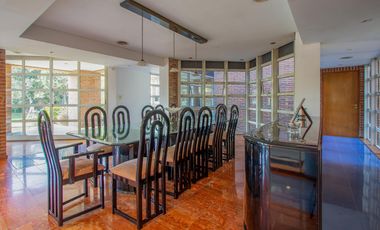 VENTA CASA 9 AMBIENTES - PILETA - LOTE PROPIO - BANFIELD