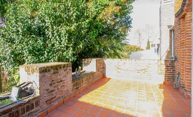 VENTA CASA 9 AMBIENTES - PILETA - LOTE PROPIO - BANFIELD