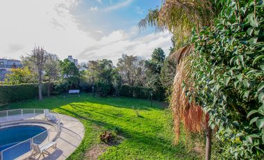 VENTA CASA 9 AMBIENTES - PILETA - LOTE PROPIO - BANFIELD