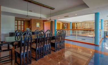 VENTA CASA 9 AMBIENTES - PILETA - LOTE PROPIO - BANFIELD