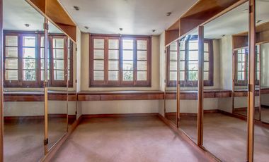 VENTA CASA 9 AMBIENTES - PILETA - LOTE PROPIO - BANFIELD