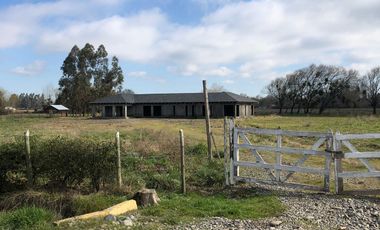 VENDE PARCELA Y CASA EN CONSTRUCCION EL ARROYO SAN CARLOS