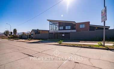 Arriendo con compromiso de compra - Espectacular casa nueva en el Rosario de Peñuelas